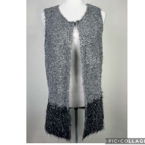 Gemelli Women's Size  Medium Gray Fuzzy Sleeveless Duster Made In Italy